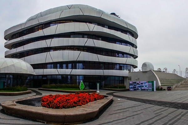 被动房用真空玻璃