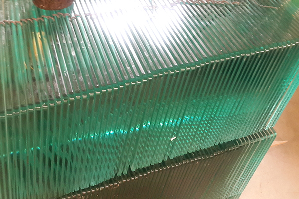 精磨倒R角钢化玻璃